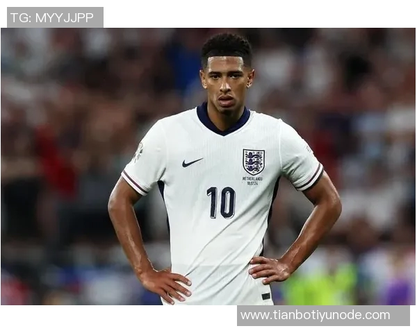 麦迪逊社媒分享儿子穿贝林厄姆皇马球衣瞬间展现父爱与足球梦想